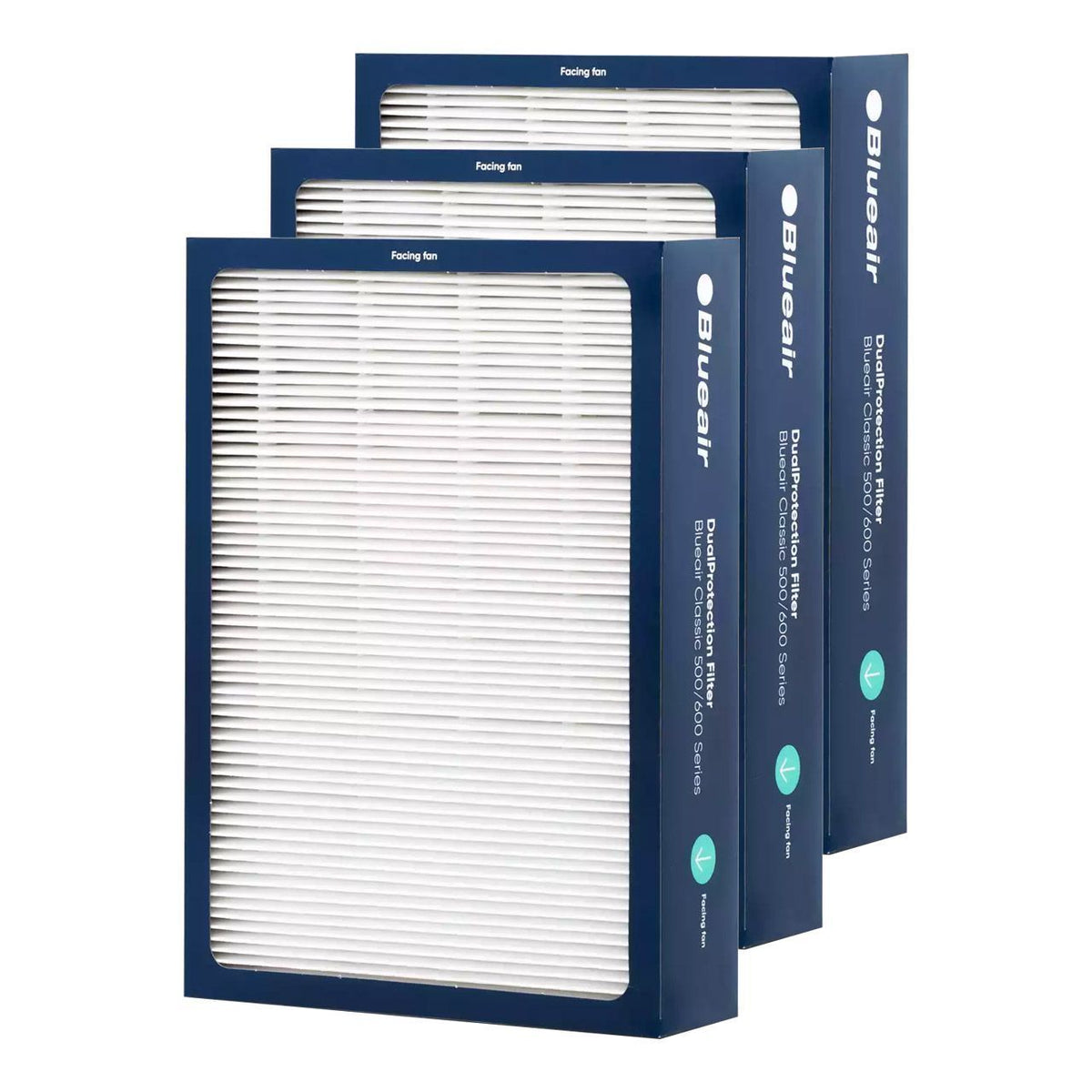 Drei Blueair DualProtection Ersatzfilter in blauer Verpackung, gestaffelt angeordnet, gefaltetes Filtermaterial sichtbar