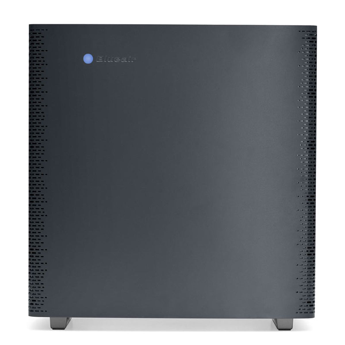 Blueair Sense Luftreiniger in Graphite Black, Frontansicht mit Logo und Lüftungsschlitzen